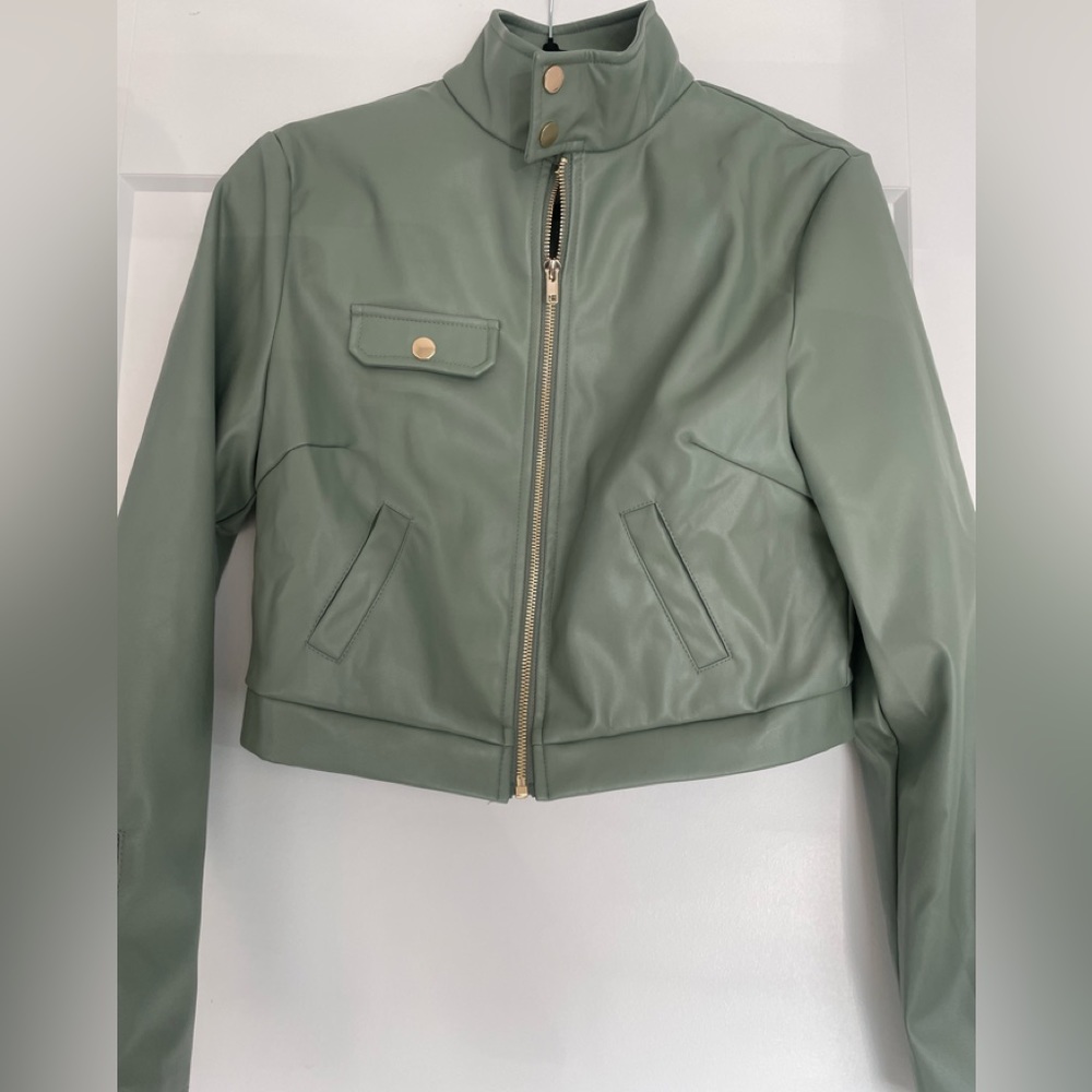 Women’s faux leather zip up blazer jacket size medium in sage green by Egreis